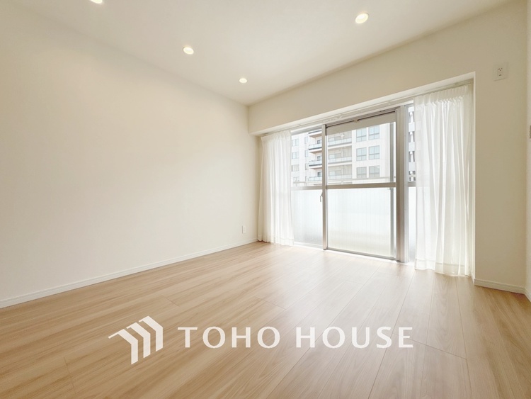 内装 【LIVING】◆眩い◆光が燦々と入り、家族の笑顔を照らす。「いつまでも続いて」と願う夢のような毎日がここにある。