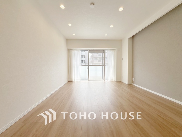 内装 【LIVING】◆陽光◆が差し込む。この開放的なLDKに家族の笑顔が集う。家族が一緒に過ごす空間は明るく、そして居心地よく。