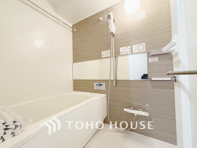 風呂 【BATHROOM】◆プライベートな空間◆simpleだからrelaxできるんです。こころもからだもキレイさっぱり。