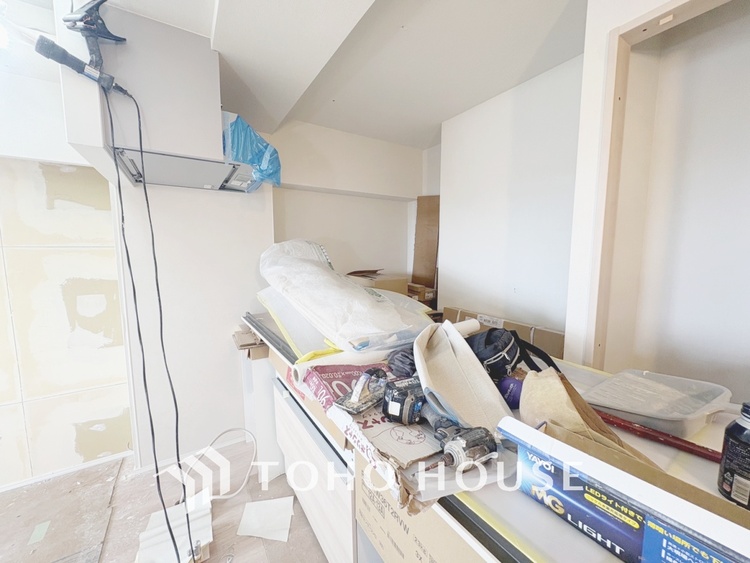 キッチン 現在改装中◆ワクワク◆開放的で機能性も高いシステムキッチン。お子様は毎日のご飯にワクワク！