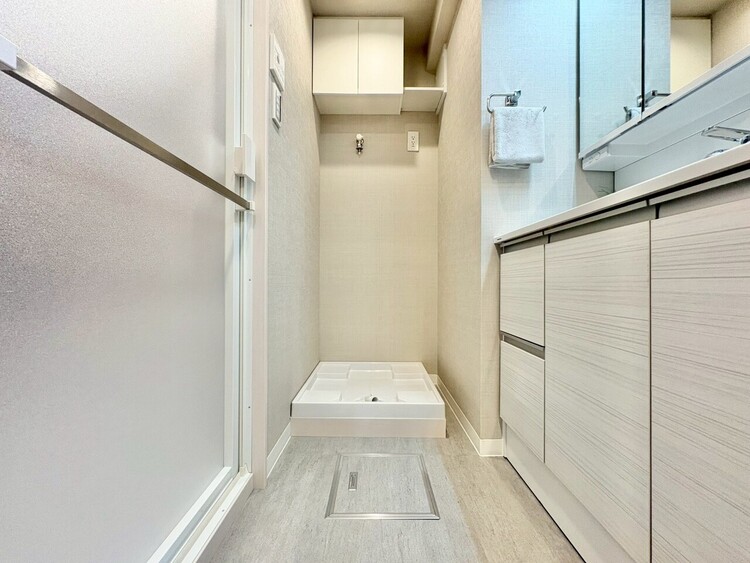 その他 十分な広さの脱衣所。