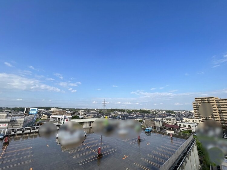 バルコニー 頬をなでる、優しい風を感じることが出来ます。