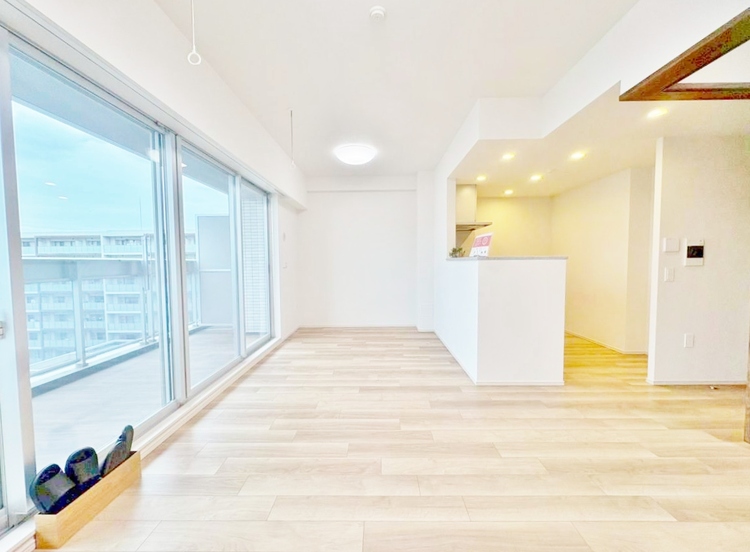 居間 飾り過ぎないシンプルな内装と偏り過ぎないデザインで統一しました。