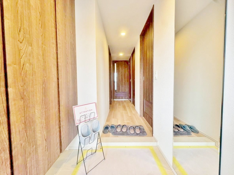 玄関 シューズボックスを完備した玄関です。