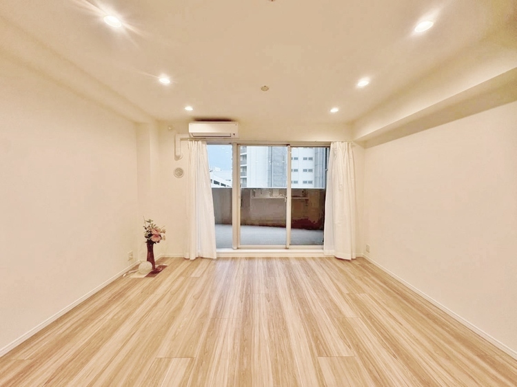 居間 飾り過ぎないシンプルな内装と偏り過ぎないデザインで統一しました。