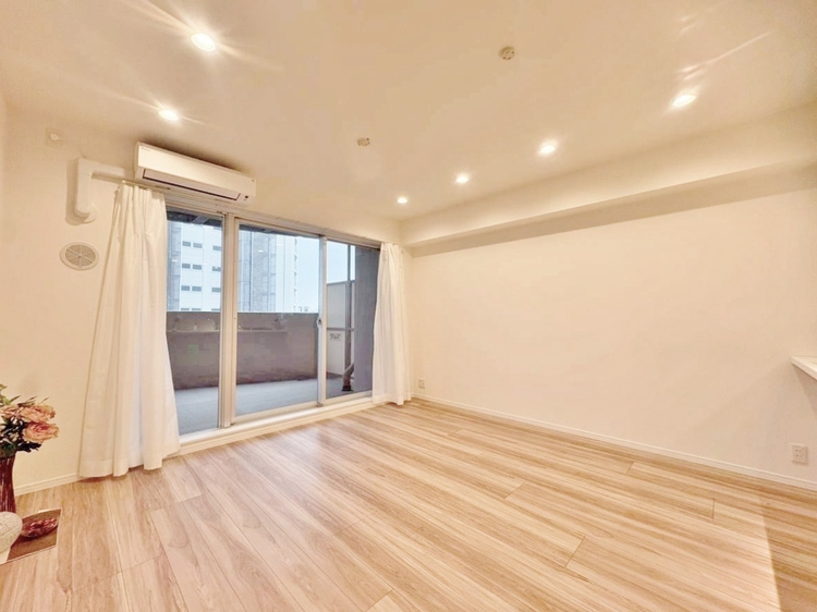 居間 快適に過ごす毎日を求めて、暮らしの中でご自身の「マイホーム」に創り上げてください。