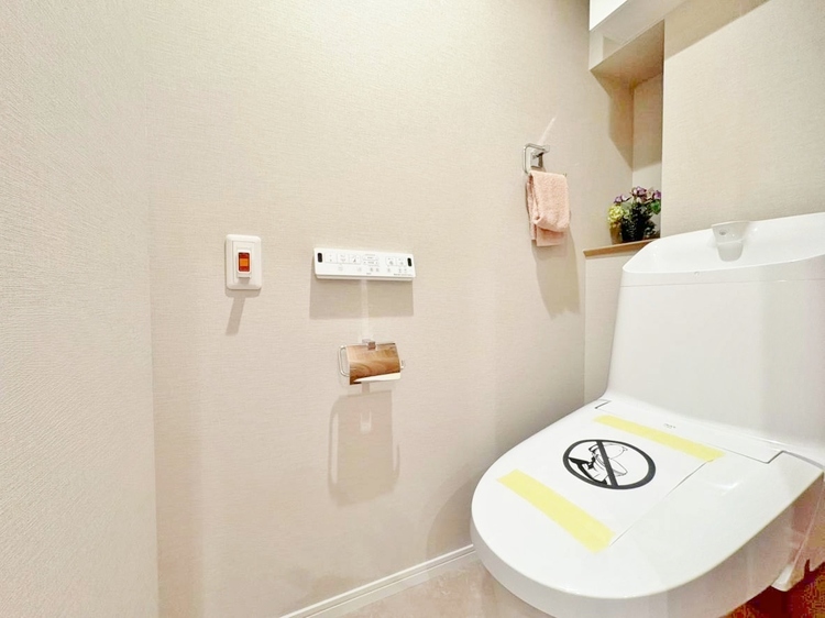 トイレ 暮らしの中のさりげないひとときの快適さにも、こだわりを、持って設備を配しております。