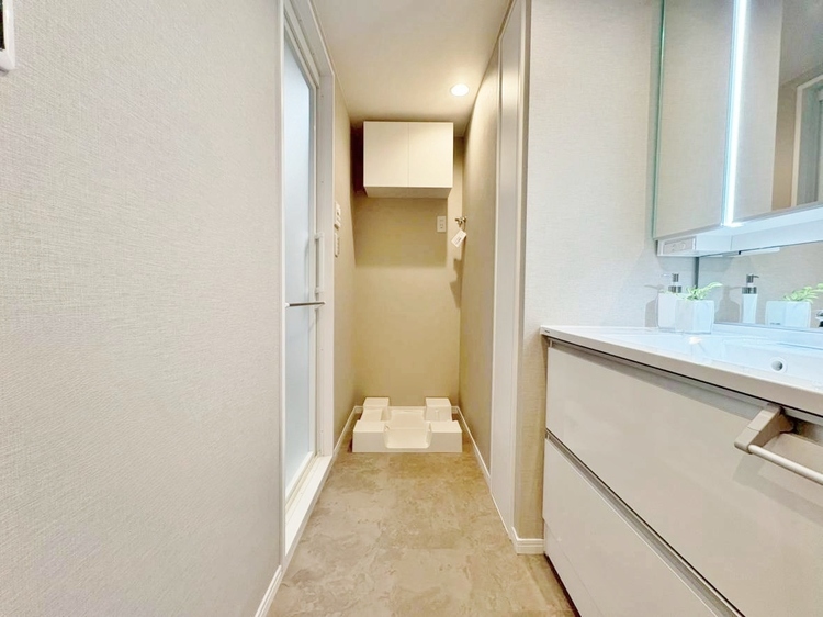 洗面 清潔感と心地よさを重視した、上質感漂うパウダールーム。