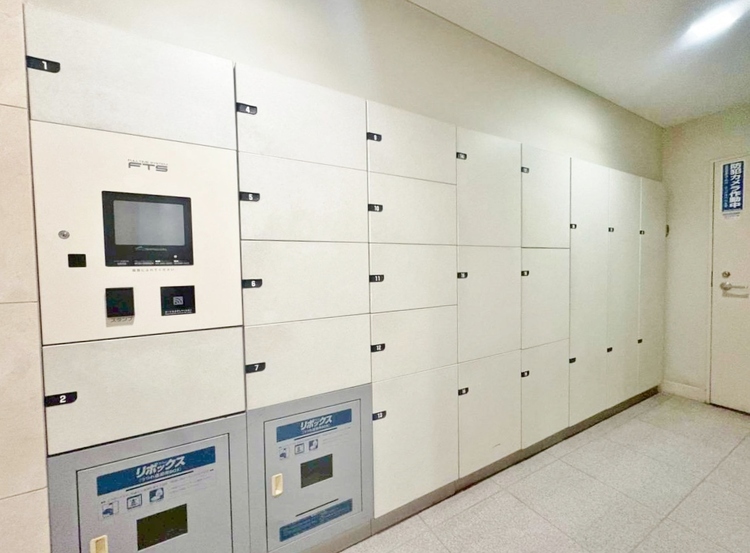 設備 外出中に活躍してくれる宅配ボックスが設置されています。家で宅配物を待たなくて済みますね。