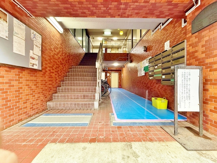 エントランス 外と内をつなぐエントランスは、まさに顔となる場所。