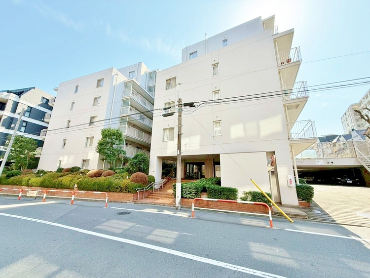 外観 ライフプランニングからローンまで、一貫してご説明させていただきます。お気軽にお問い合わせくださいませ。