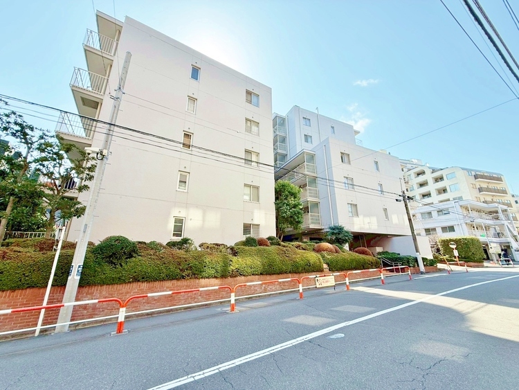 外観 現地に足をお運びいただいた際には、周辺散策などをお勧めいたします。