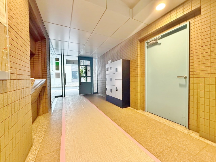 エントランス エントランス内部は、管理が行き届き清潔な共有スペースとなっています。