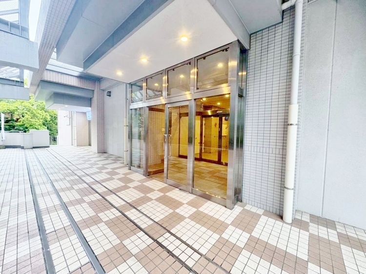 エントランス 外と内をつなぐエントランスは、まさに顔となる場所。