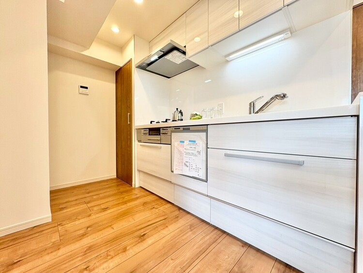 キッチン 洗練されたスタイリッシュなデザイン性と使いやすさを備えた仕様。