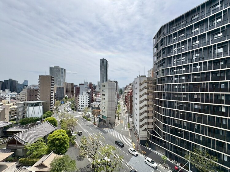 バルコニー 頬をなでる、優しい風を感じることが出来ます。