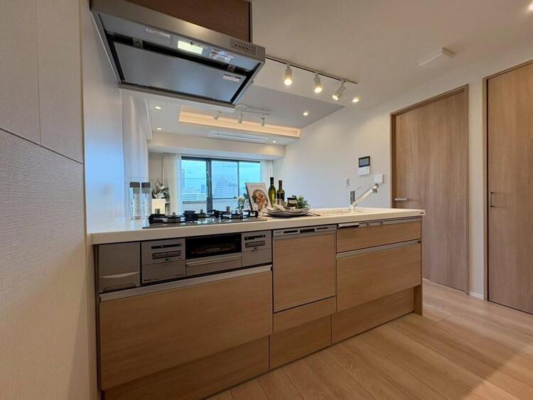 その他 開放感のあるキッチンスペース。調理をしながら、会話も弾みそうですね。