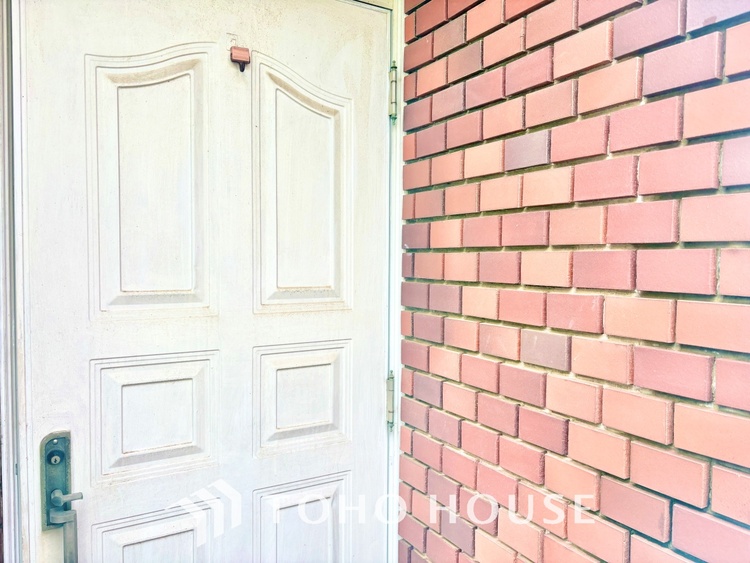 外観 ◆季節外れのホームホリディ◆喧噪から離れ広々したリビングでゆったりと過ごす。そんな寛いだ休日もあっていい。だって『何もしない時を楽しむ』そんな贅沢な時間を愛する家族と堪能できるのだから。