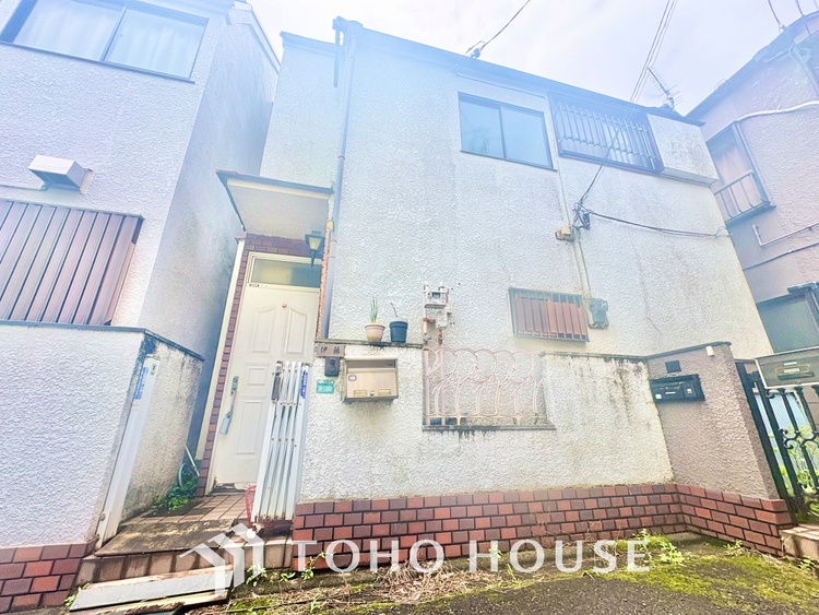 その他 ◆サンサンと◆差し込む太陽の光がこのリビングに笑いをもたらす。ソファの上のクッションがポカポカした暖気にぬくぬくと微睡んでいる。