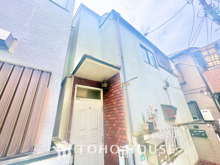 外観 ◆自身の道◆華道、剣道、そしてここで暮らす者の正道。物事の正しい考えや愛する家族とのコミュニケーション。そんな考えの暮らし方がこの空間にも散りばめられている。