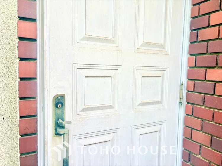 外観 ◆隠された美しさ◆流麗な音楽が流れているような繊細でいながら整然かつ堅牢なこの空間。この空間は確かに美しい。しかし、そこには美しさ以上のものが隠されている。