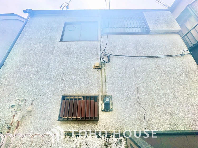 外観 【ほのかな光を】夕暮れ時に迎える優しい光。暖かく心休まるほっとする瞬間。家族のもとへ。幸せのもとへ。