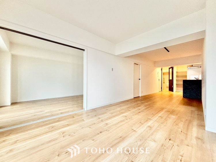 内装 ◆隠された美しさ◆流麗な音楽が流れているような繊細でいながら整然かつ堅牢なこの空間。この空間は確かに美しい。しかし、そこには美しさ以上のものが隠されている。