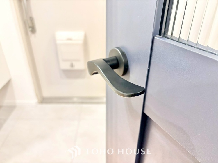 内装 ◆闇夜の輝き◆オレンジ色の光は大人になった今の僕にはわかる。1日の終わりを伝えに来たわけではなく、また明日が来る方へ導いてくれた事を。