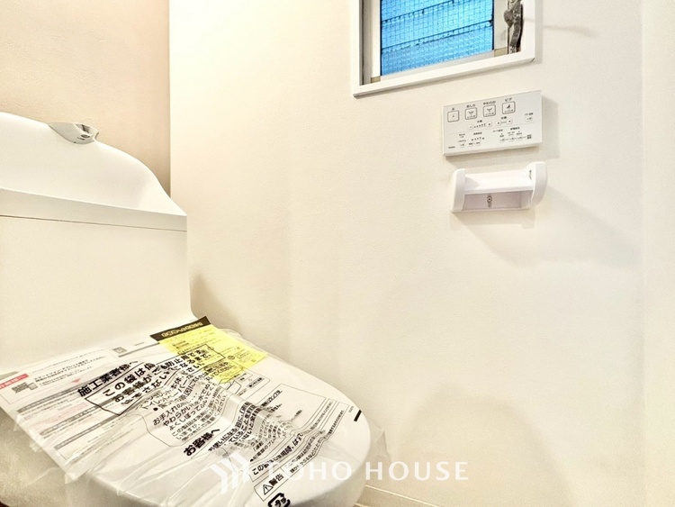 トイレ ◆トイレ◆トイレも全て新品に交換されており、清々しく新生活を始めることができます。白基調の清潔感のある空間に生まれ変わりました。