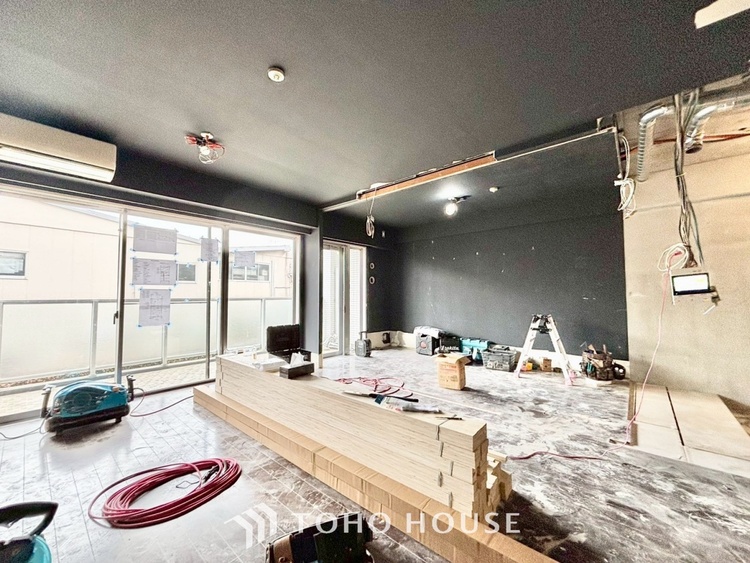 内装 ◆癒しの空間◆室内構成に拘り採光とセンスを散りばめた空間。それは『柔らかさ』に似た素敵な居場所。そこに暮らす人のことを考えつくり出したものは『癒し』という心地よい居場所なんだと思う