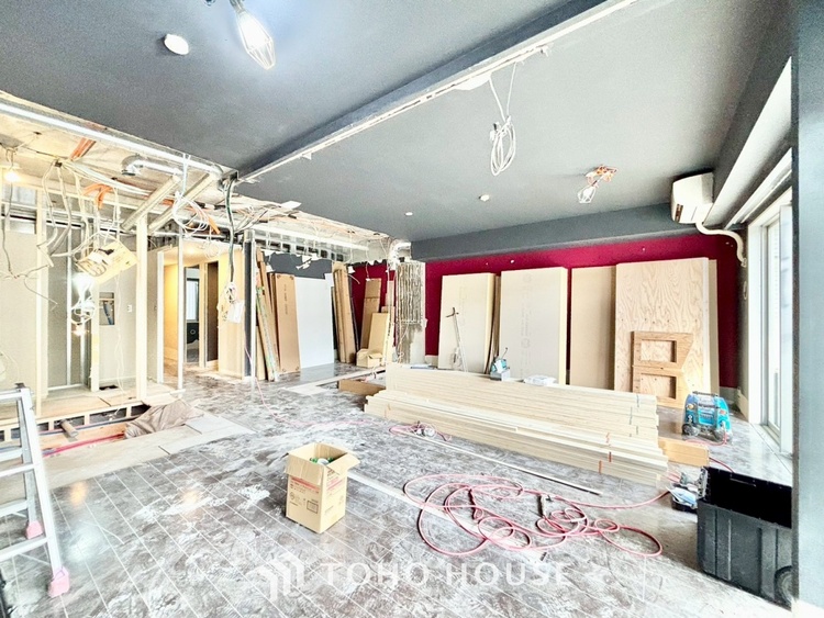 内装 ◆隠された美しさ◆流麗な音楽が流れているような繊細でいながら整然かつ堅牢なこの空間。この空間は確かに美しい。しかし、そこには美しさ以上のものが隠されている。