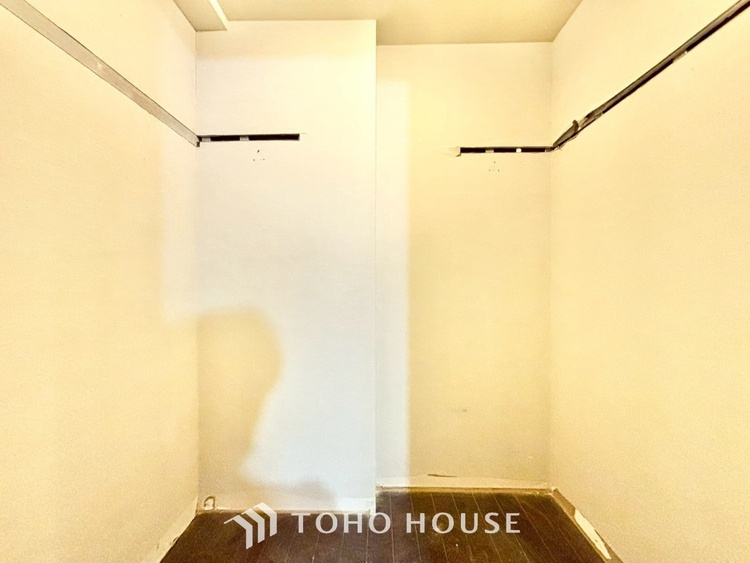 内装 ◆闇夜の輝き◆オレンジ色の光は大人になった今の僕にはわかる。1日の終わりを伝えに来たわけではなく、また明日が来る方へ導いてくれた事を。