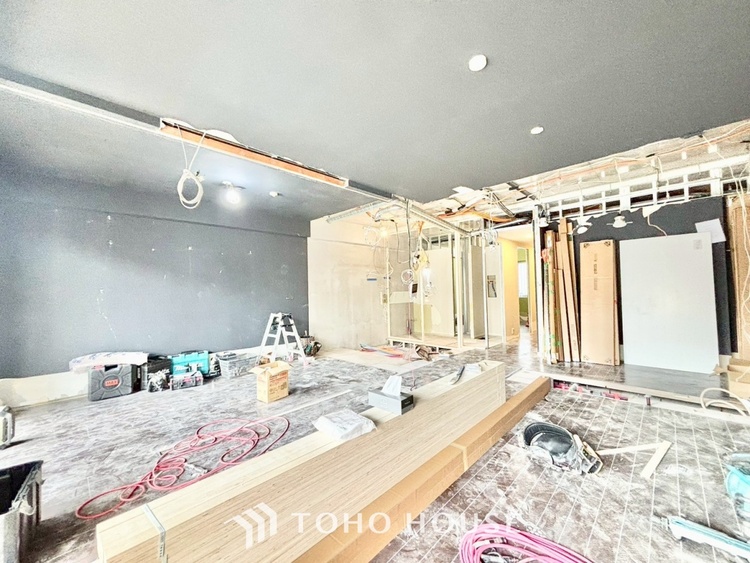 風呂 ◆浴室◆の温もりを感じ、ふわりと寄り添う太陽の妖精たちが自然と僕達を微睡ませる。うとうとしたい訳ではないがそんな時間が嫌いじゃない自分がここにいる。