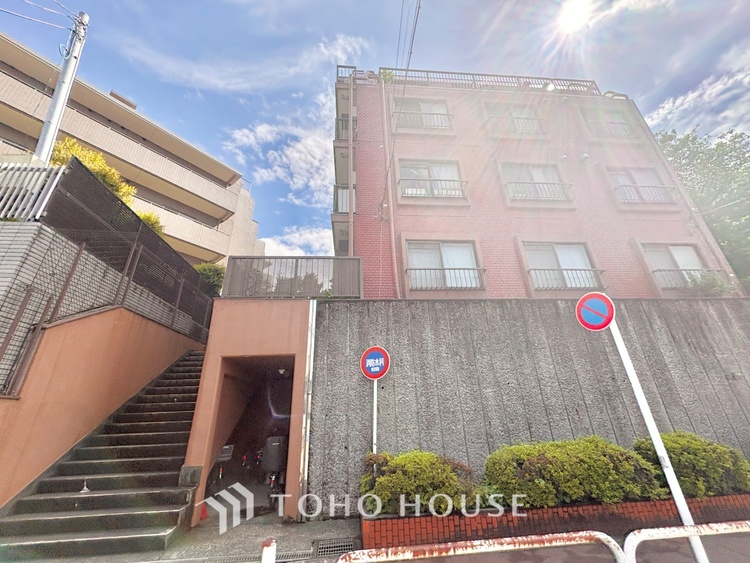 その他 ほんの少しのこだわり。ちょっとした色使いがその家がもつ雰囲気、趣（おもむき）を携え、暮らす家族や訪ねてくる友人・知人に新鮮な香りを運んできます。