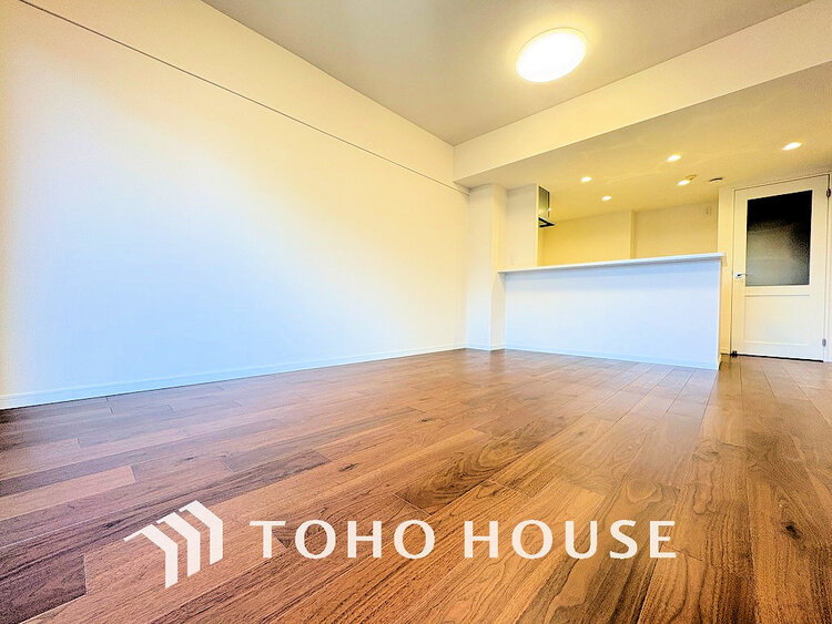 内装 上質な時間を育む暮らしのメインステージ。寛ぎとコミュニケーションを育む居心地のよい場所