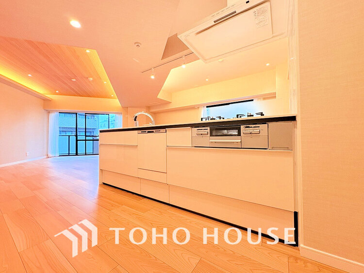 キッチン 落ち着きのあるカラーで統一された清潔感と気品が溢れるキッチン