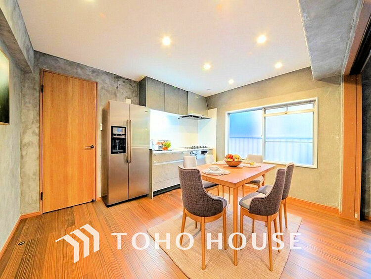 内装 広がりのある住空間、家族が集まるリビング・ダイニング(家具は全てCGです)