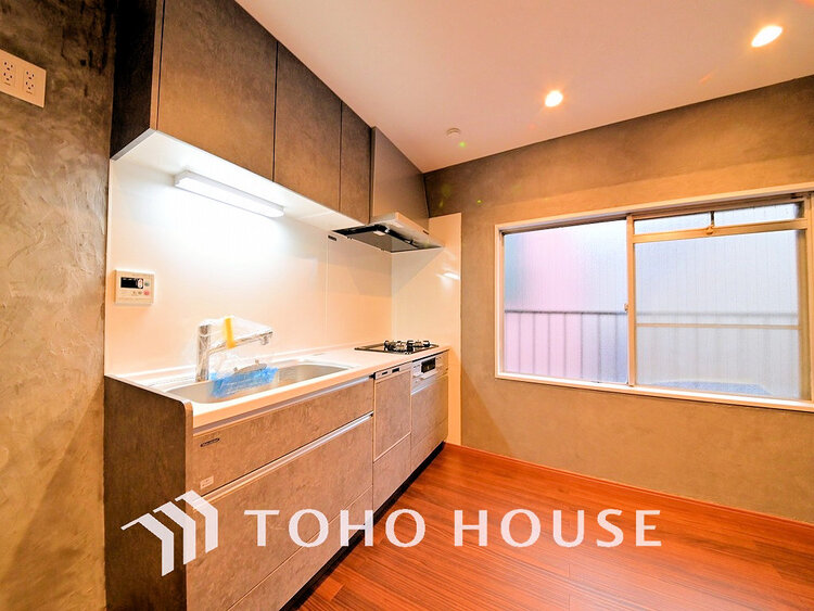 キッチン シンプルな部屋の雰囲気に溶け合うナチュラルキッチン