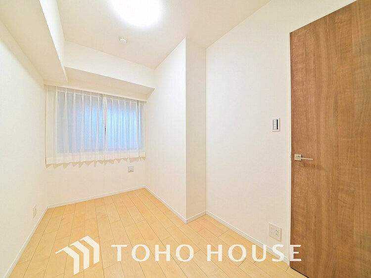 内装 採光もある洋室は、くつろぎのひと時を過ごすのにぴったり