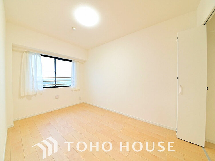 内装 1日の疲れを癒し、心地よく寛げるようゆったりとした広さをしています