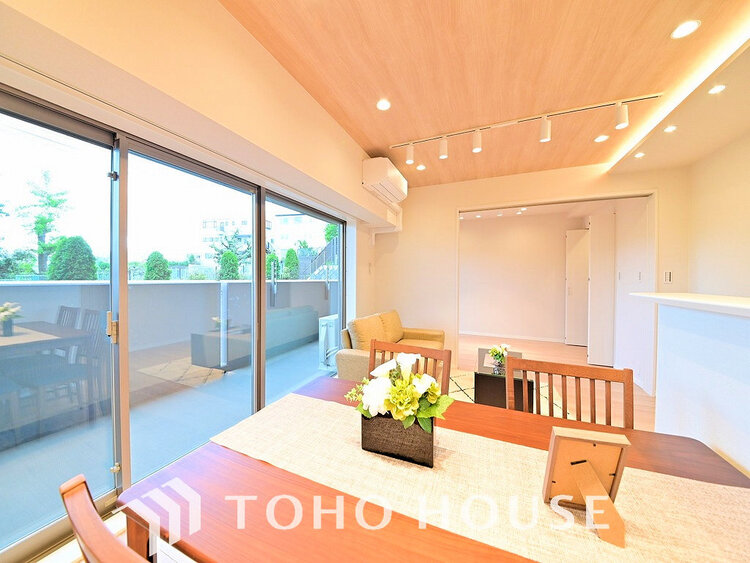 内装 ゆったりとくつろげる上質なリビングダイニング