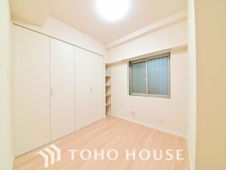 内装 採光もある洋室は、くつろぎのひと時を過ごすのにぴったり