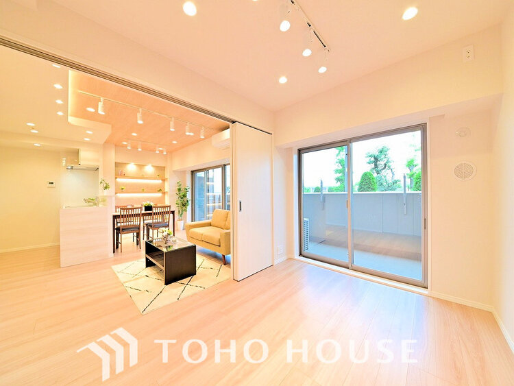 内装 シンプルですっきりとした室内は飽きのこない居心地の良い雰囲気