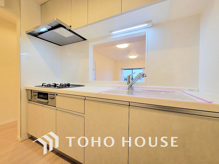 キッチン シンプルな部屋の雰囲気に溶け合うナチュラルキッチン