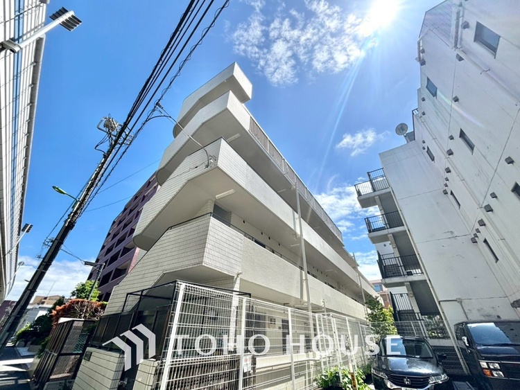 外観 漂う上質な空気感、マンションに入れば「おかえりなさい」と笑顔で迎えてくれるエントランス。最良の心配りを感じるマンションでした。