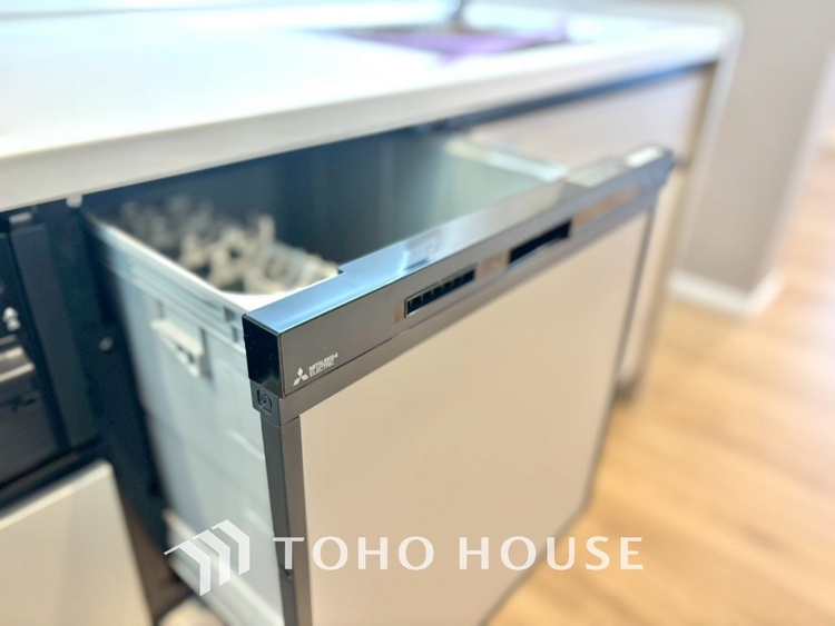 キッチン ◆食洗機◆お子様の面倒を見れる時間が増え時短になります。加えて手荒れも防げてしかも節水が高い為、大変人気があり重宝します。