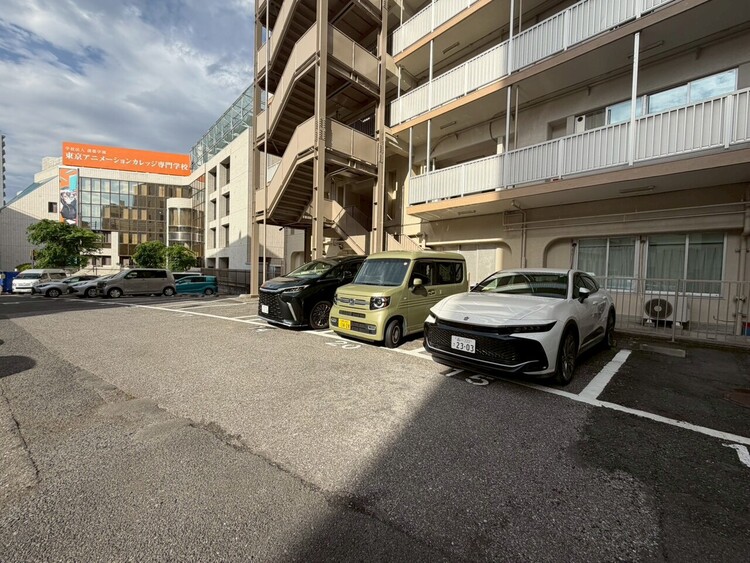 その他 駐車スペースが嬉しいですね。※空き状況は都度ご確認下さい。