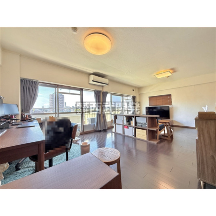 居間 【LDK20.5帖】