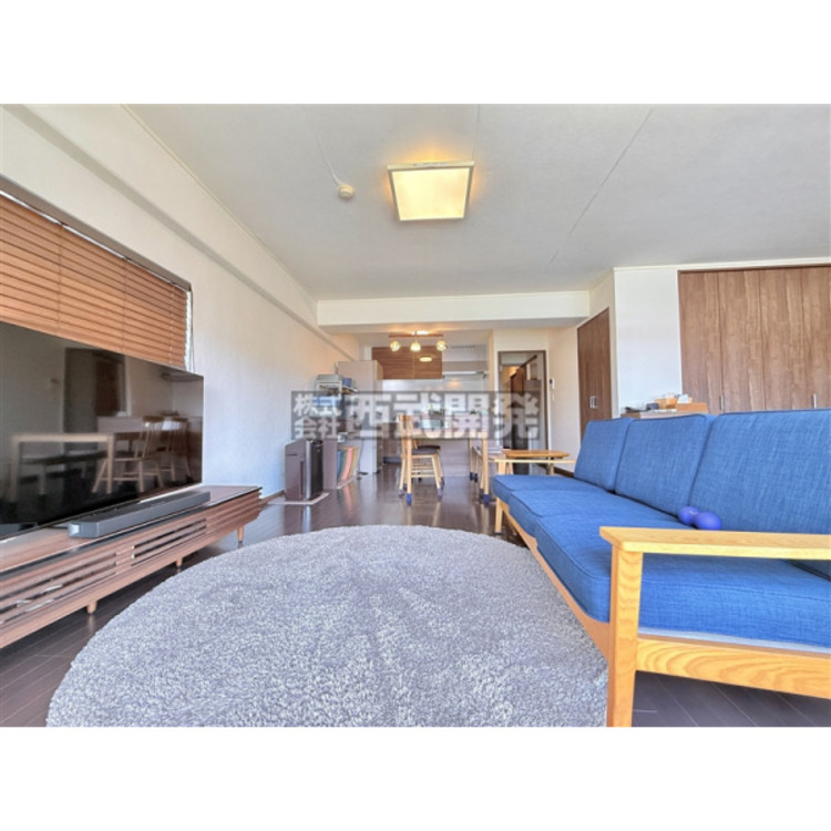 居間 【LDK20.5帖】