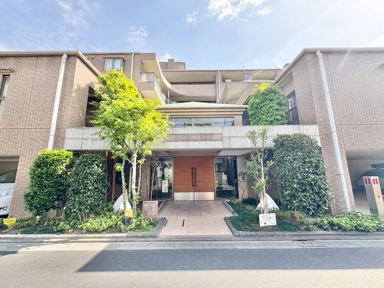 外観 資料には掲載していない情報が、現地にはたくさんあります。是非一度、現地をご確認ください。
